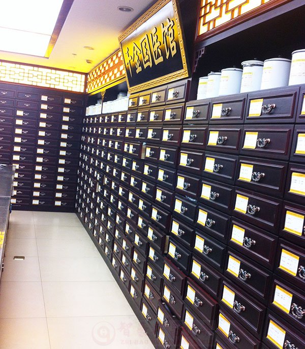 四川藥店貨架：中藥柜只有木制的嗎？