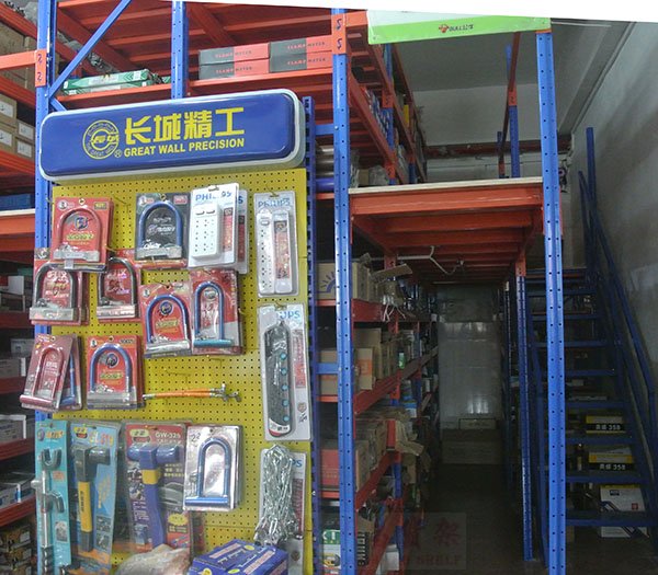 成都汽配倉庫貨架案例實拍圖